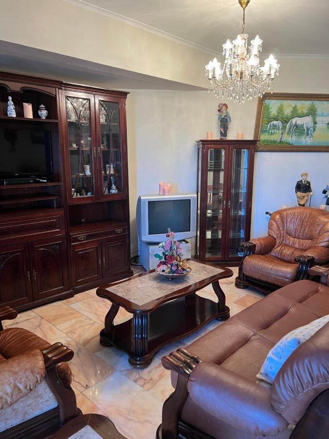 Angie'S Apartment ฟุงชาล ภายนอก รูปภาพ